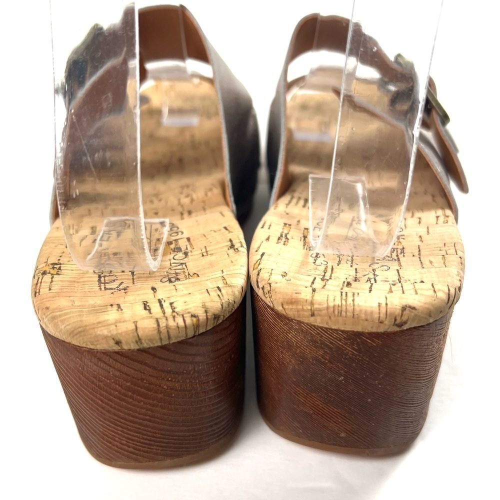 Kork-Ease Saffron Slides in a Soft Gold Metallic - Picture 10 of 14